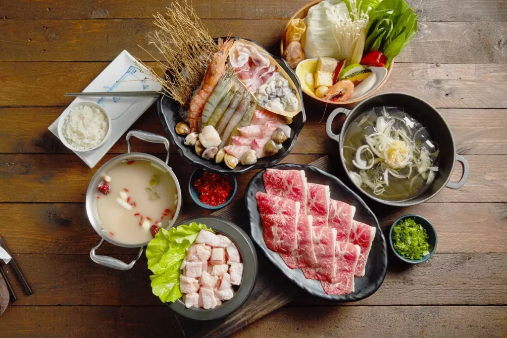 《行動代號 金多謝》9月1日-9月25日,平日限定不限制餐期,出示相關證件即可享主餐第二件起66折。圖/這一小鍋提供