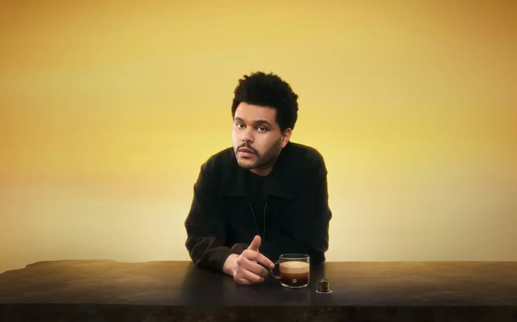 Nespresso 攜手加拿大靈魂歌手威肯 The Weeknd 推出聯名Samra Origins系列,獻上來自非洲坦尚尼亞的珍稀風味,向咖啡發源地致敬!
