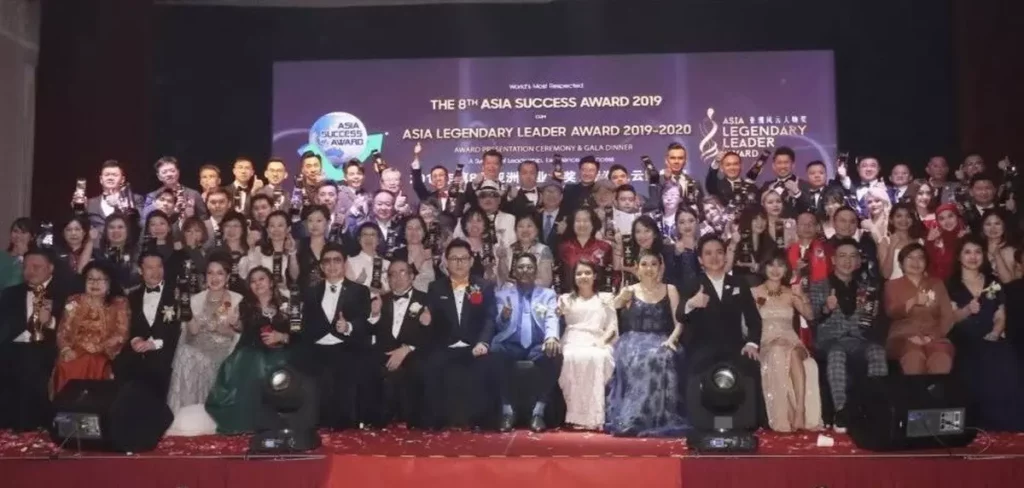陳力瑜製作人帶領台灣傑出企業藝術家前往馬來西亞吉隆坡參加亞洲皇室頒獎盛會。 (照片提供:名德國際傳播有限公司 照片拍攝:湯敬全)