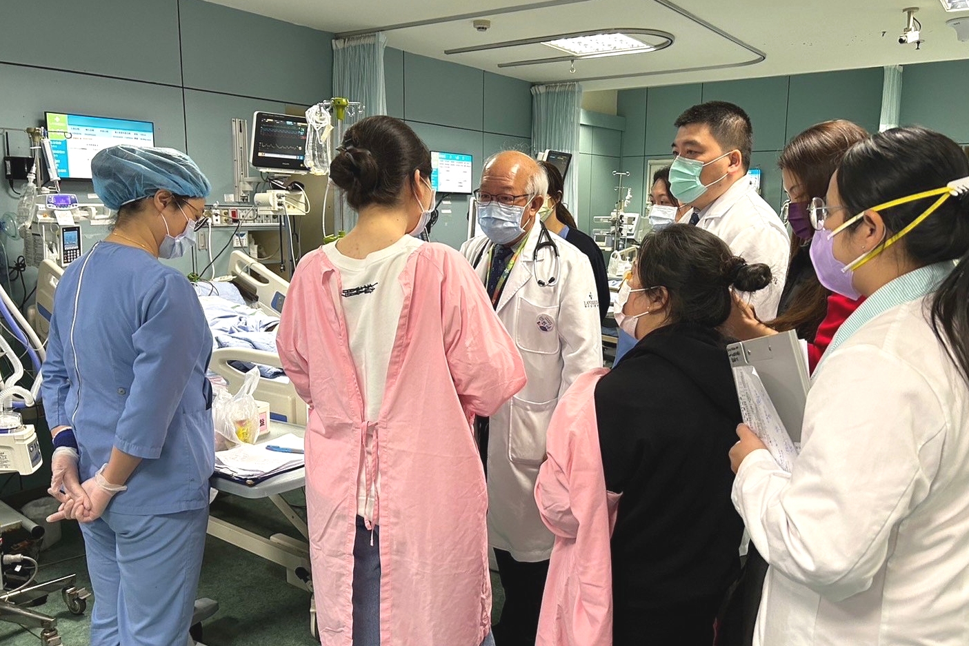 出國前備妥這3樣東西!聯新國際醫院:為突發疾病爭取黃金治療時間 許詩典院長2 0