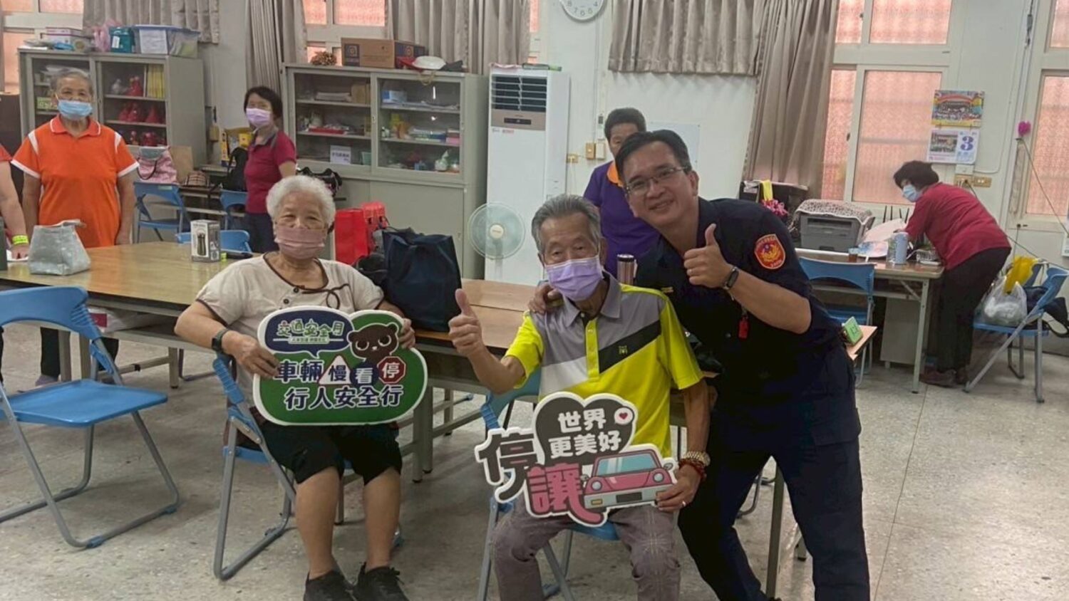 「交通安全月」湖內警積極宣導防禦駕駛,減少事故發生。〈圖/記者蔡宗武翻攝〉