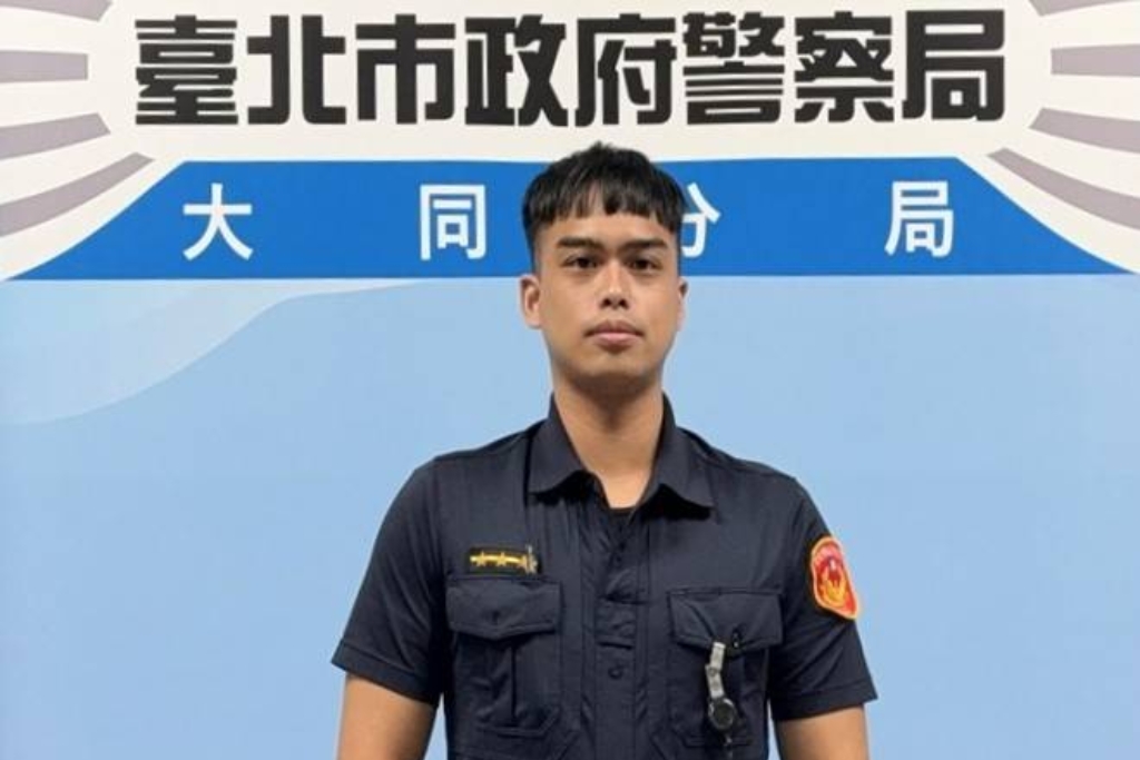 珍貴佛學經典遺留計程車  熱心波麗士貼心助尋回報喜