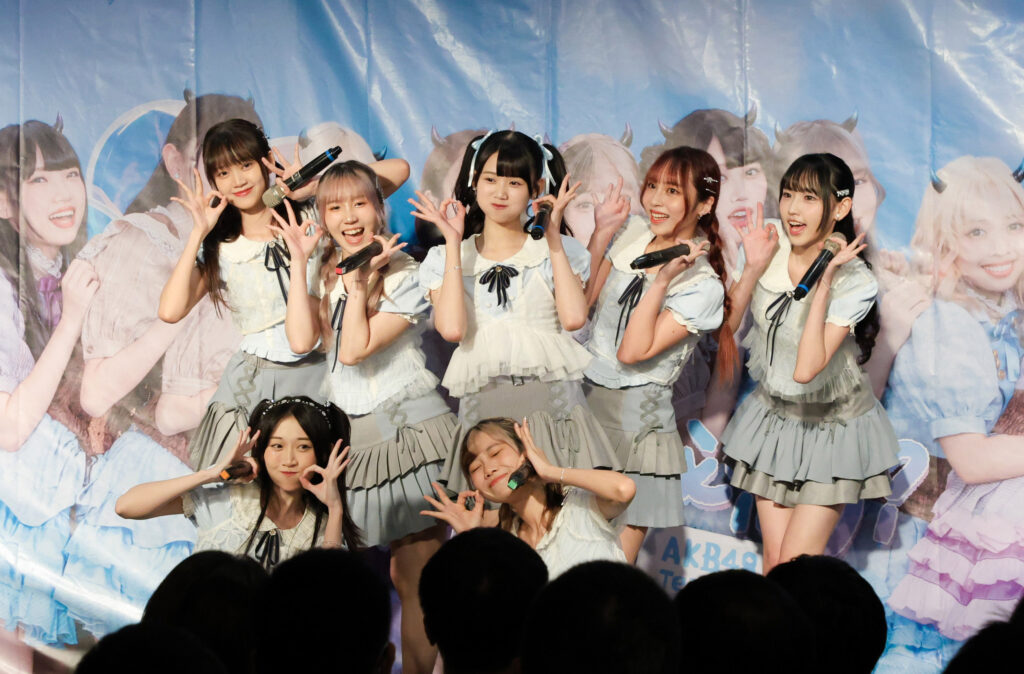 AKB48 Team TP七週年大爆發!十單實體專輯狂銷5000張 手渡會粉絲擠爆嗨翻 5 %E7%AB%99%E8%91%97%E5%B7%A6%E8%B5%B7%E9%99%B3%E7%A9%8E%E8%87%BB%E5%8A%89%E6%9B%89%E6%99%B4%E6%9E%97%E4%BA%8E%E9%A6%A8%E6%9E%97%E6%98%93%E6%B2%84%E4%BC%8A%E5%93%81%E8%B9%B2%E8%91%97%E5%B7%A6%E8%B5%B7%E9%BB%83%E5%A5%95%E9%9C%96%E8%94%A1%E4%BA%9E%E6%81%A9