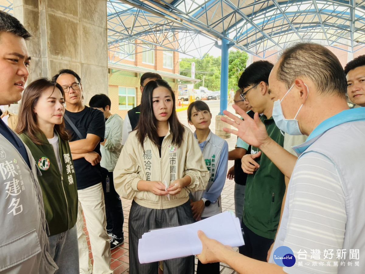民進黨團赴市立殯儀館勘查。