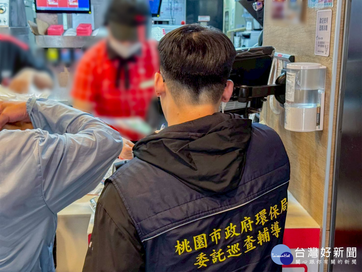環保局積極輔導業者改善餐飲油煙。
