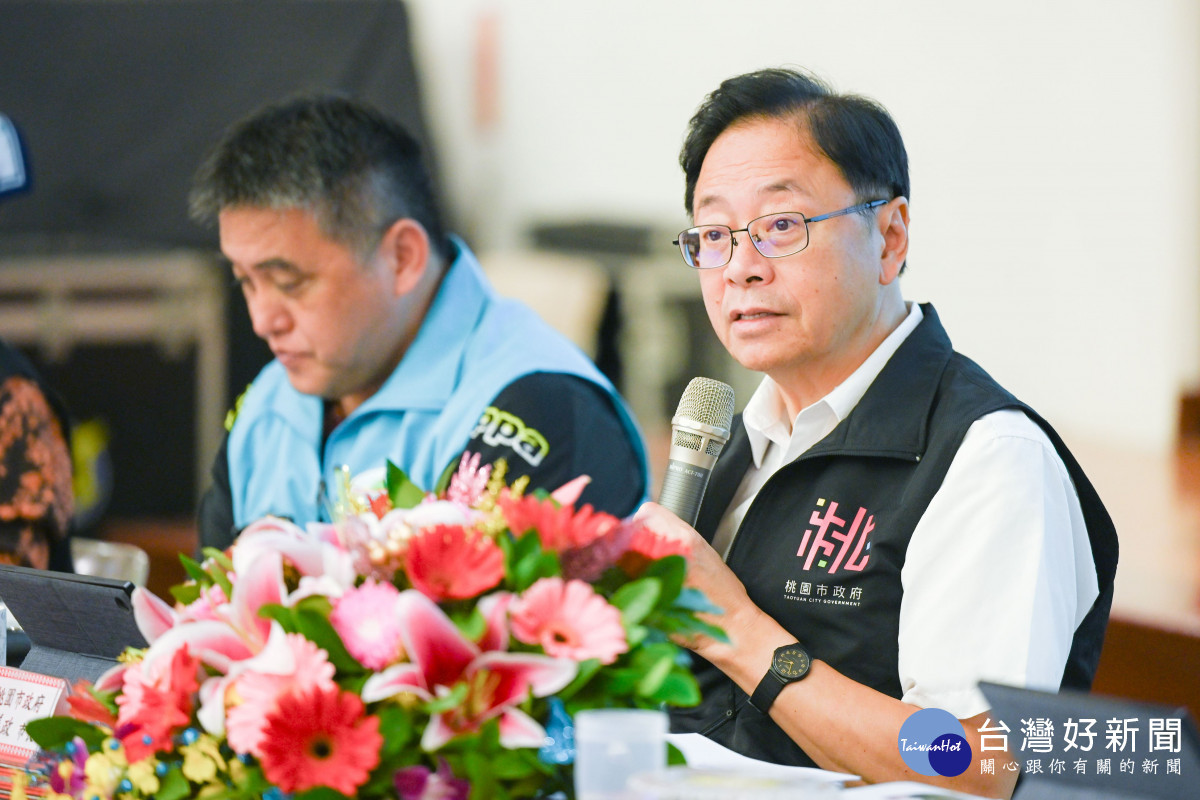 張市長主持基層座談。