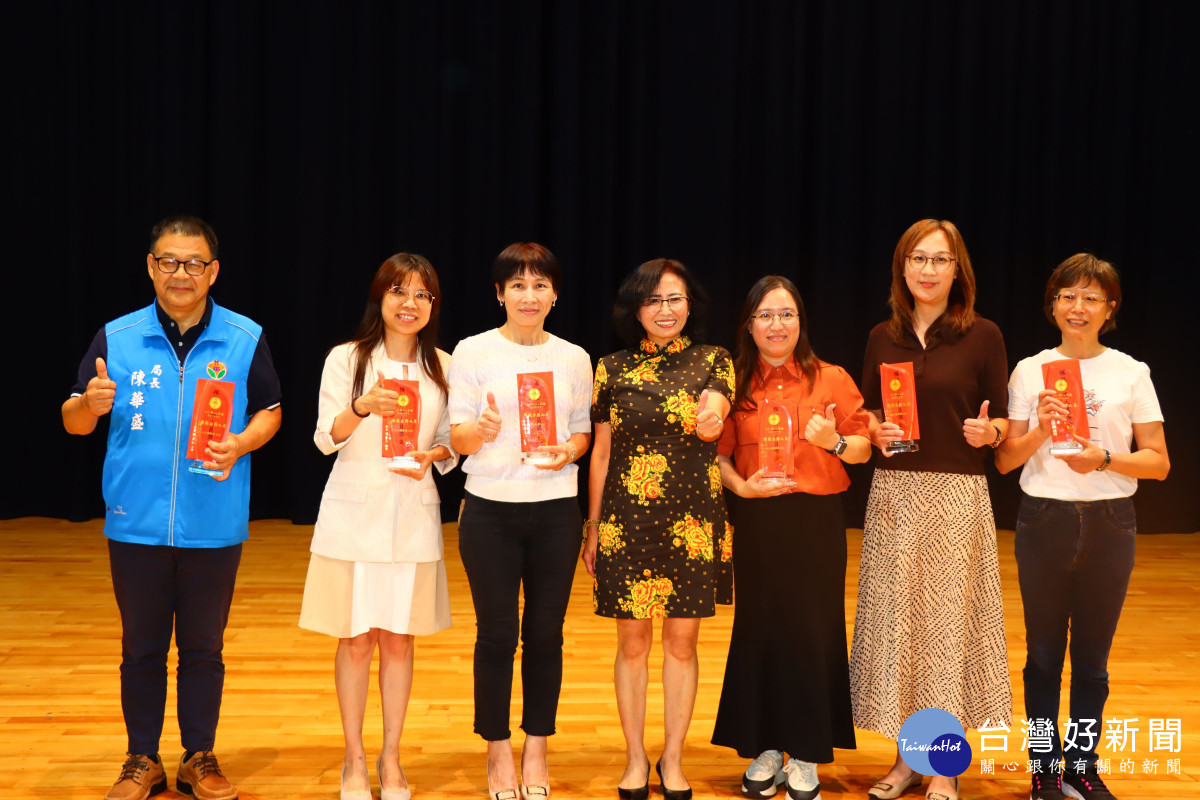 苗栗縣府團結月會表揚績優人員　期勉秉持初心再接再厲穩健前行