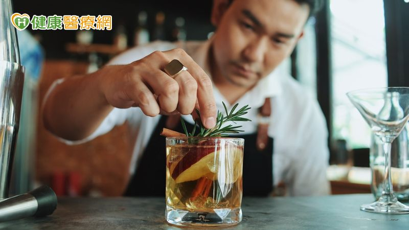 結婚一年沒懷孕!33歲男檢查驚見精蟲不足 醫:這些習慣害慘生育力