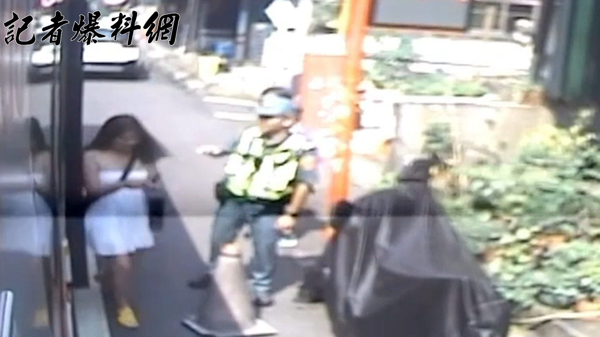 24歲菲律賓籍邱姓女子日前獨自來台旅遊,卻在野柳觀光時不慎將手機遺落在客運上,警方在短短40分鐘內就協助她找回手機,讓她破涕為笑。