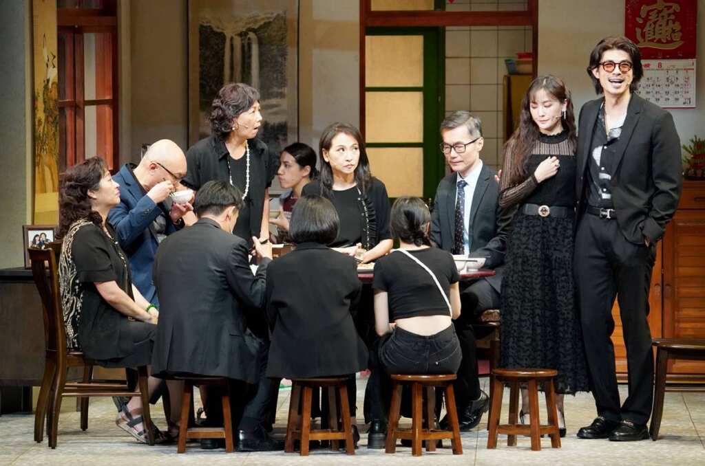 ▲綠光劇團《八月，在我家》震撼登台，原生家庭議題引爆觀眾共鳴。（張大魯攝影／綠光創藝提供）