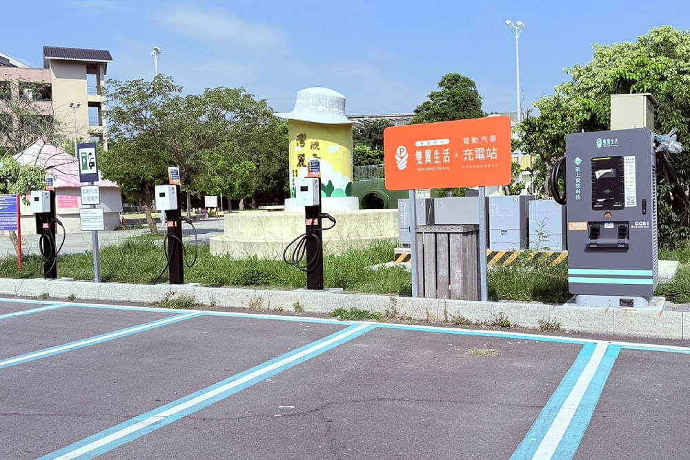 苗栗縣快充充電樁今上線試營運 試營運期間不另加收停車費 218 苗栗縣快充充電樁今上線試營運 試營運期間不另加收停車費 217