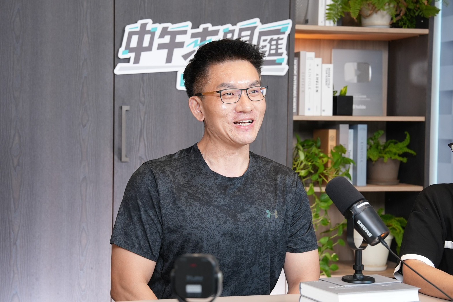 中午來開匯/質疑議員質詢當證詞嗆「敢不敢考律師?」 童仲彥下戰帖:苗博雅先考上、我閉嘴 220 中午來開匯/質疑議員質詢當證詞嗆「敢不敢考律師?」 童仲彥下戰帖:苗博雅先考上、我閉嘴 219