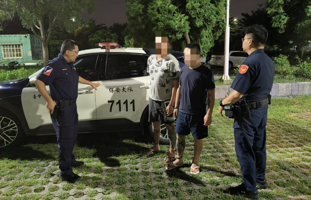 車燈只亮一邊 駕駛踩油門想逃警查獲通緝犯與毒品 215 cnews204250910a02