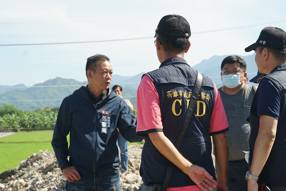 「密集地毯式巡查」不中斷! 張家興率隊查勘美濃盜採土石熱區 222 「密集地毯式巡查」不中斷! 張家興率隊查勘美濃盜採土石熱區 221