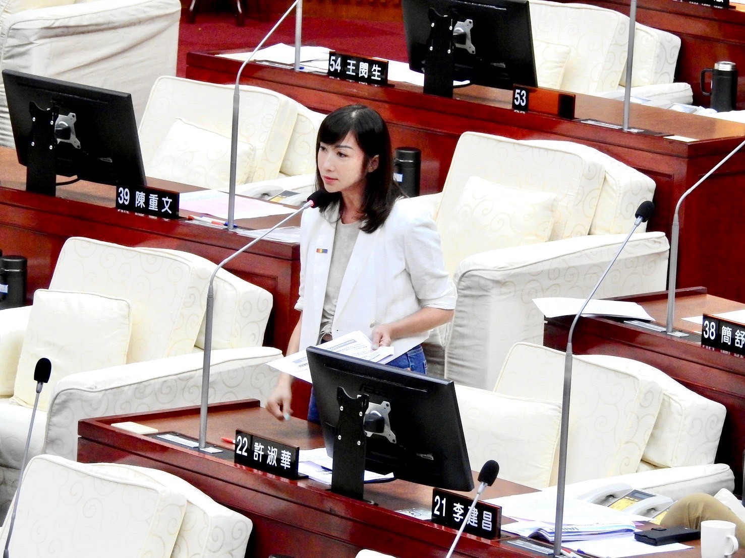 批北模作文題涉代理孕母有爭議　許淑華：教育局應還學生公道 223