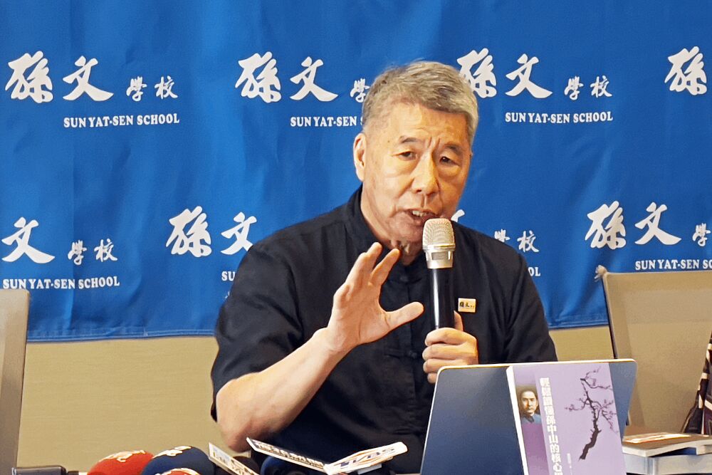 【有影】喊「再光復」推動黨員讀書 張亞中批藍營重贏不重魂 213 照片來源:CNEWS匯流新聞網記者邱璽臣攝影