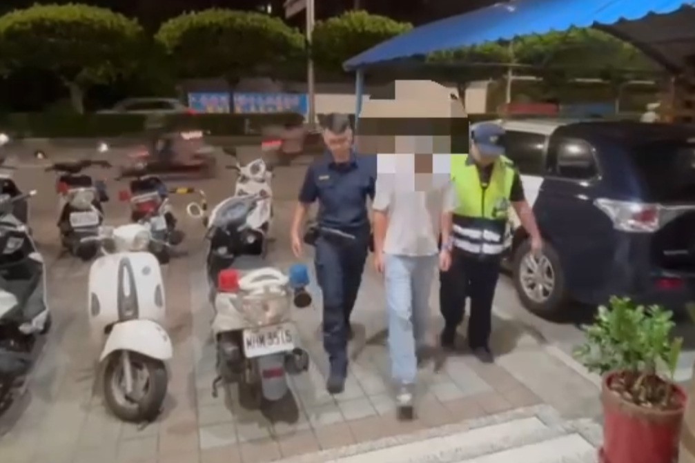 23歲男公園涉露鳥 網友上傳社交軟體警循線逮人 196 cnews204250910a06