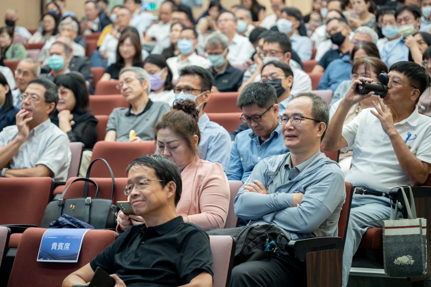 2025 WIW 世界投資者週聯合論壇10月 8、9 日兩天登場，主題聚焦科技與數位金融、人工智慧、防詐與投資人保護，圖為去年論壇資料照片。(圖／WIW聯合論壇)