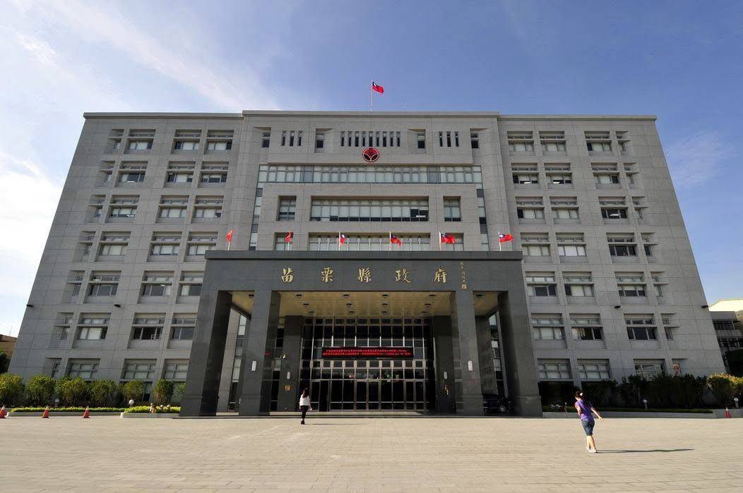 圖說:鍾東錦擔任縣長後縣府施政滿意度高達八成。(翻攝自苗栗縣政府粉專)
