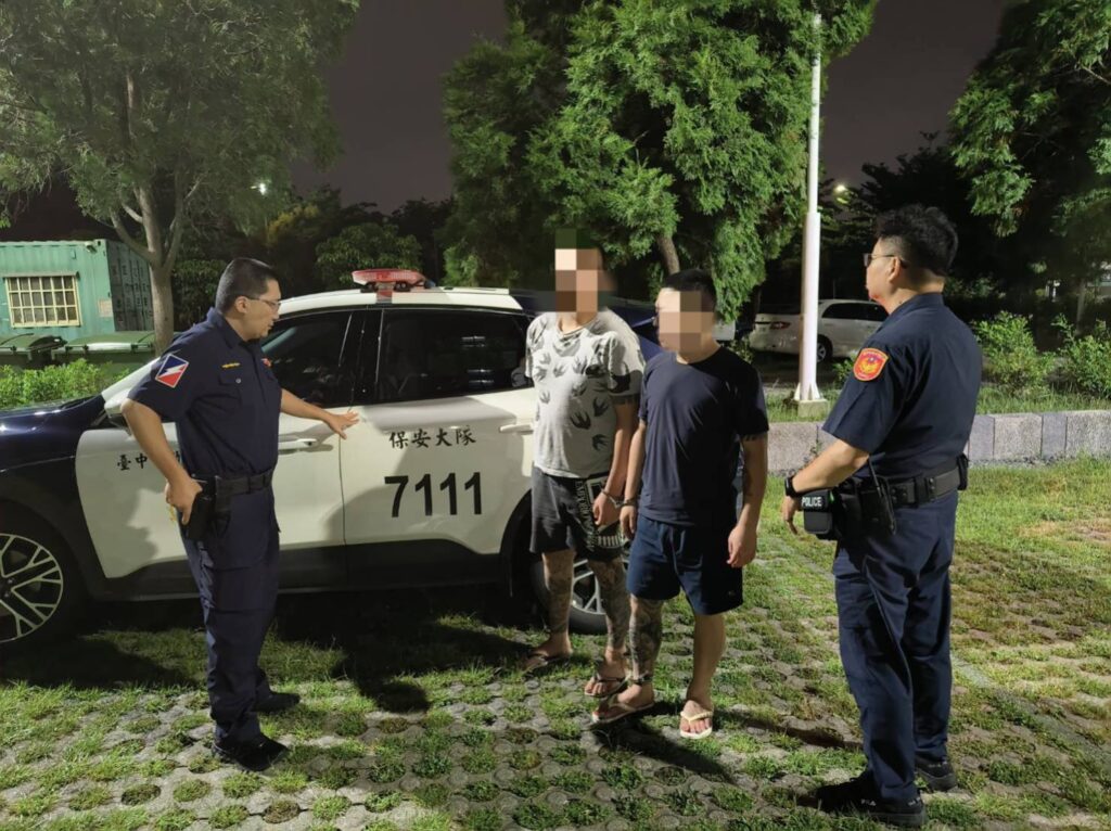 保大員警攔下車燈故障車          赫然查獲通緝犯及煙毒犯