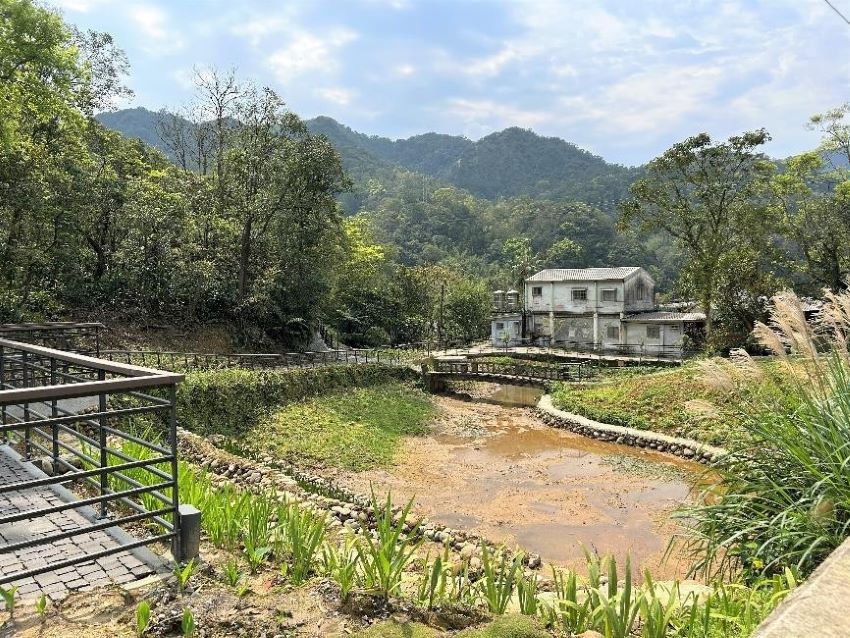 山海廊帶自然低碳輕旅 新北榮獲三項國家卓越建設獎 4 《圖說》「新北市深坑石碇平溪微笑山線環境營造工程」尊重自然及環境共生,環境友善措施導入,打造光的體驗活動。〈觀旅局提供〉