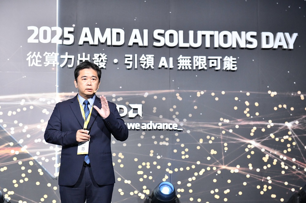 台灣人工智慧學校校務長蔡明順以「台灣AI進行式:產業創新、開源擴散與人才轉型」為題發表演講