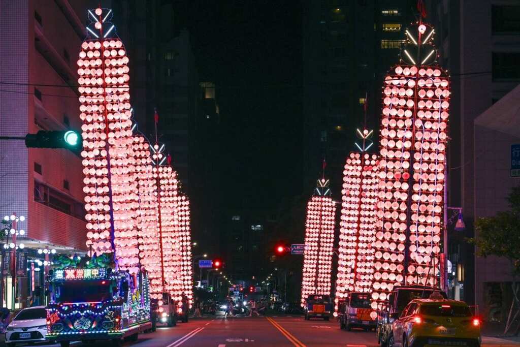 ▲「2025 壢之慶-中元祭」水燈排遶境。