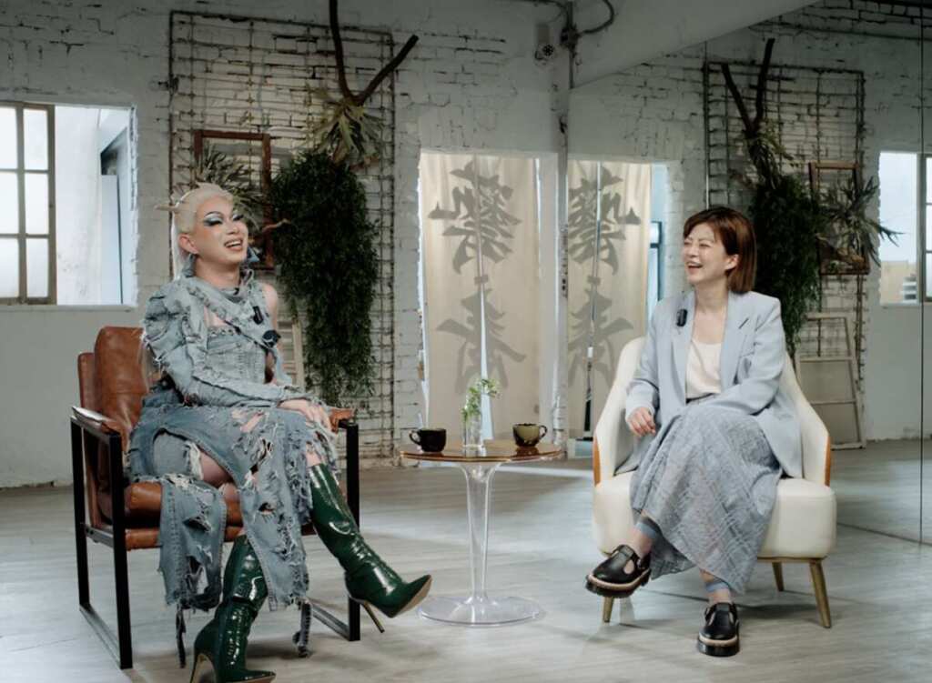 ▲Bagel從小在客庄長大,耳濡目染傳統文化。如今以 Drag Queen 身分活躍於舞台,用高跟鞋踏出一場身分與文化的深度對話。