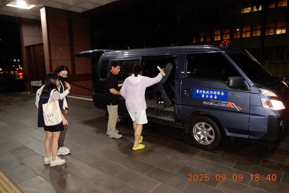 賣豪宅欠稅神隱 到案辯稱人頭遭管收 180 賣豪宅欠稅神隱 到案辯稱人頭遭管收 179
