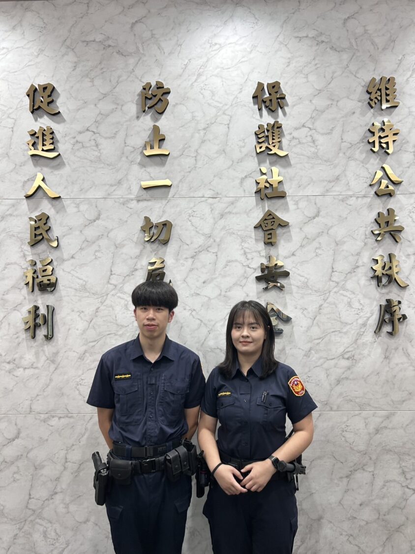 信義分局福德街派出所警員蔣宇軒(左)、鍾沁恩(右)(記者徐煜勝翻攝)