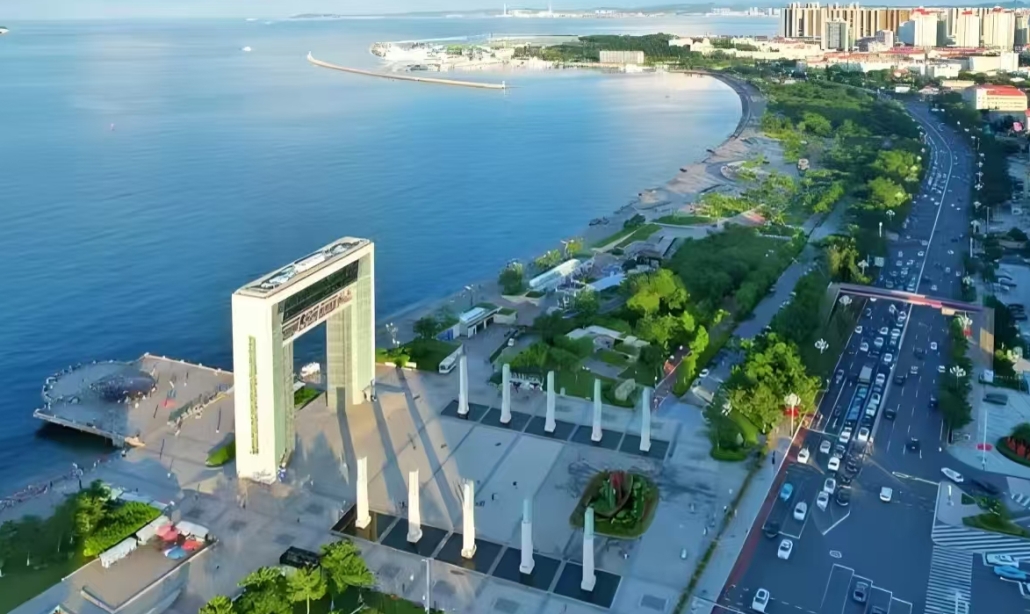 ▲威海是美麗的濱海旅遊城市和重要的海洋產業基地。
