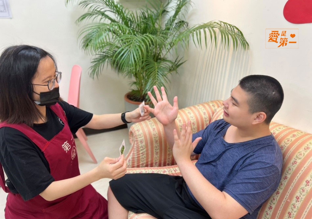 第一社會福利基金會以熱忱與創新 幫助身心障礙者活出尊嚴與希望 1 圖▲AAC溝通。(圖/業者提供)