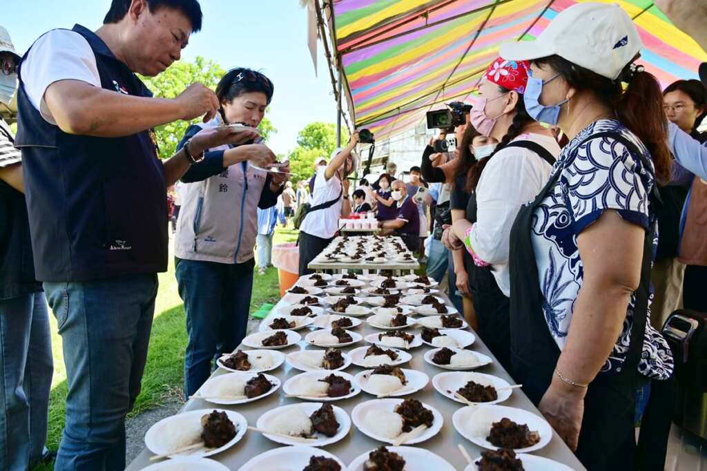 ▲臺東客家文化生活節美味登場,創意十足鄉親讚不絕口。