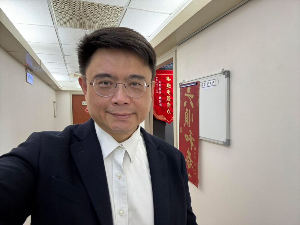 轟國民黨惡修財劃法高雄蒙巨損 賴瑞隆、邱議瑩、許智傑點名柯志恩負責 236 轟國民黨惡修財劃法高雄蒙巨損 賴瑞隆、邱議瑩、許智傑點名柯志恩負責 235