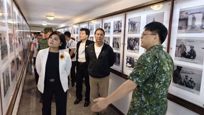 ▲張麗善縣長一行人參觀國軍「勝利山莊」。(雲林縣府提供)