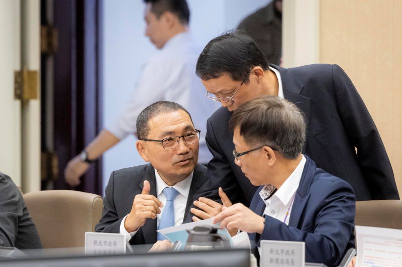 赴政院討論財劃法及地方補助 侯:事權分配講清楚 1 《圖說》侯友宜市長今日前往行政院,針對財劃法及補助款表達意見。〈新聞局提供提供〉