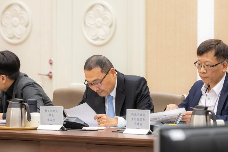 赴政院討論財劃法及地方補助 侯:事權分配講清楚 2 《圖說》侯友宜表示各地方條件不同,理應照顧偏鄉,並關注長期沒獲得均衡分配的縣市,呼籲行政院團隊完整研議。〈新聞局提供提供〉