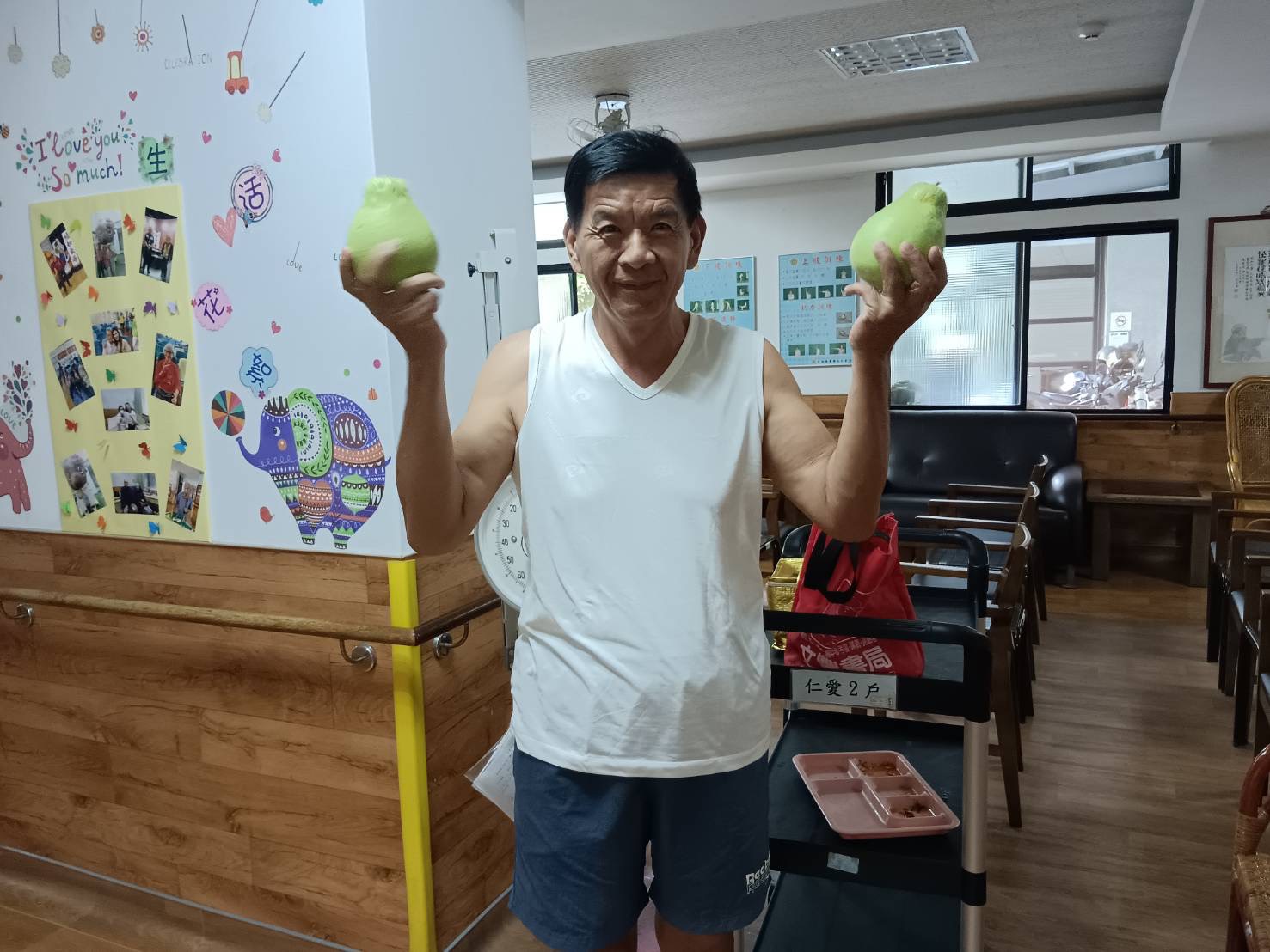 颱風重創果園仍送暖 麻豆榮民中秋贈文旦慰榮家長輩 - https://www.watchmedia01.com