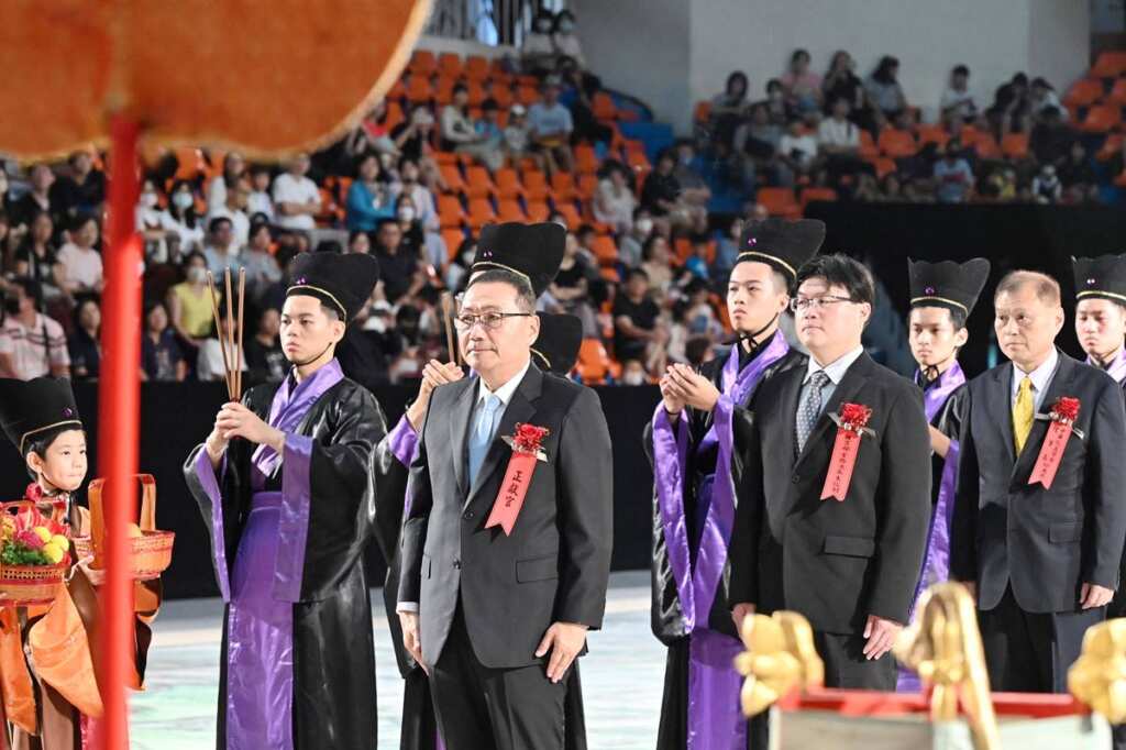 ▲新北市長侯友宜今日擔任「大成至聖先師孔子2575週年誕辰釋奠禮暨2025年教師節敬師禮」正獻官。