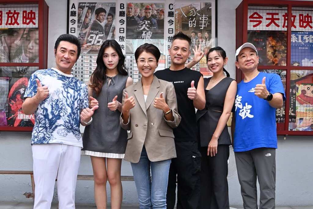 ▲「突破：三千米的泳氣」南投戲院特映，許淑華縣長偕男女主角范逸臣、李紫嫣及演員米可白、李㼈和導演安景鴻等劇組人員，一起參加映前見面會。（記者張玉泰攝）