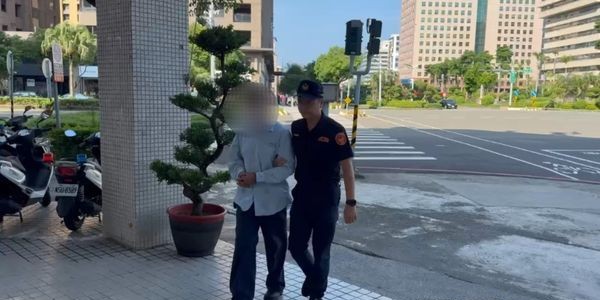 醉酒想帶女店員續攤遭拒 奧客噴辣椒水大鬧反遭酒瓶K破頭 232 醉酒想帶女店員續攤遭拒 奧客噴辣椒水大鬧反遭酒瓶K破頭 231