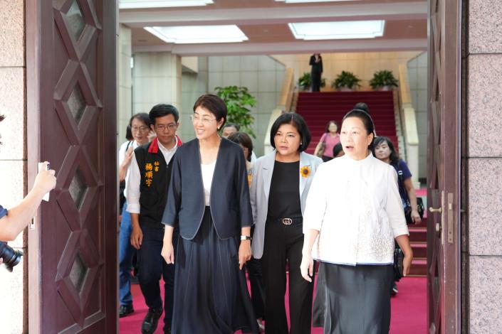 ▲張麗善縣長出席行政院會議,討論新版《財劃法》引發的分配爭議及後續處理事宜。(記者劉春生攝)