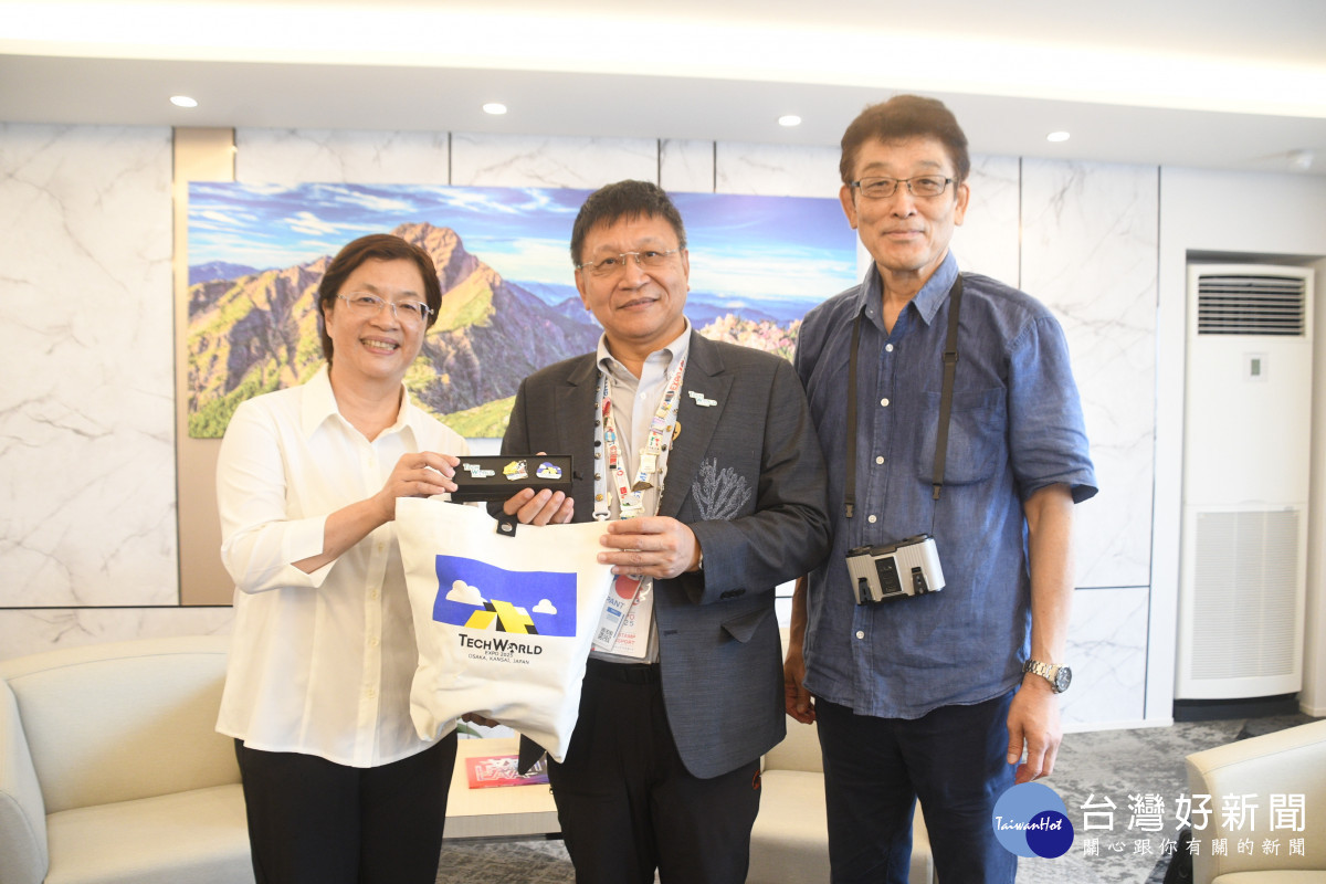 彰化縣長王惠美與臺日藝術家參訪日本2025大阪萬博,為設計展汲取國際能量。圖/彰化縣政府提供