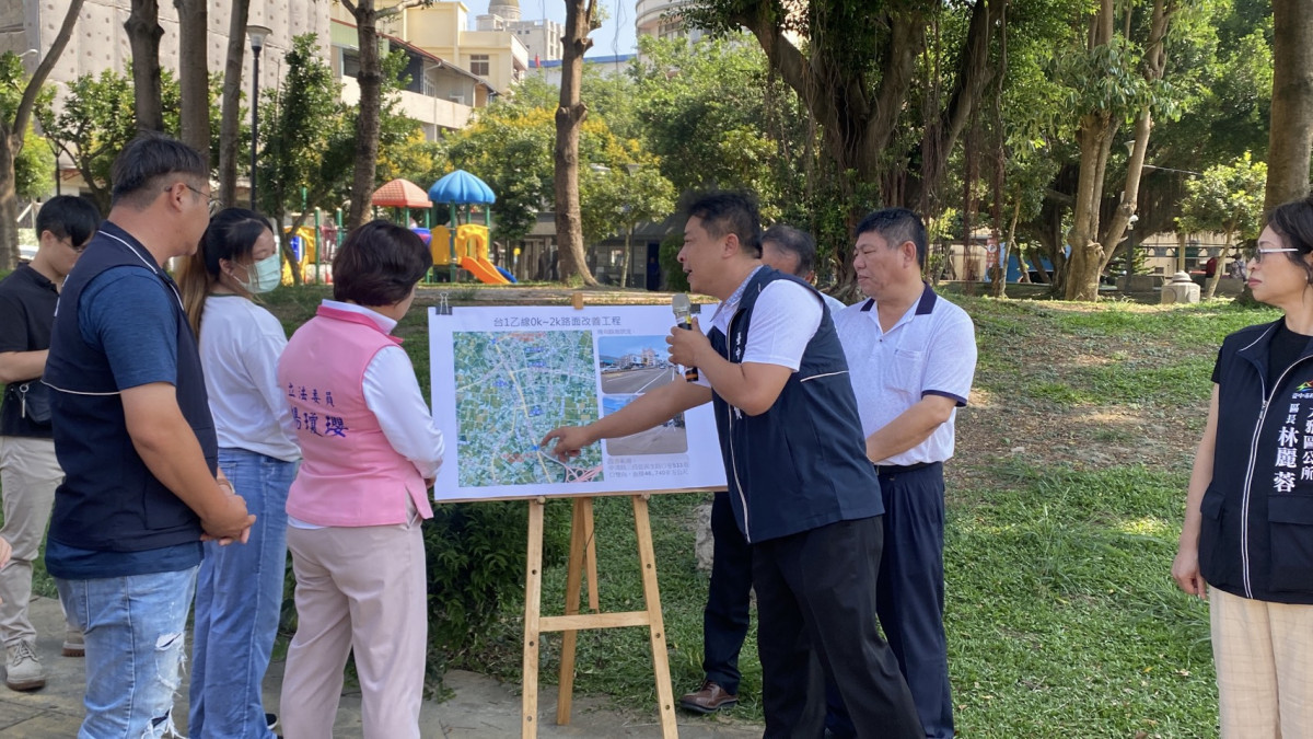 市議員吳呈賢建議配合路面改善工程，一併檢討標線及車道配置。