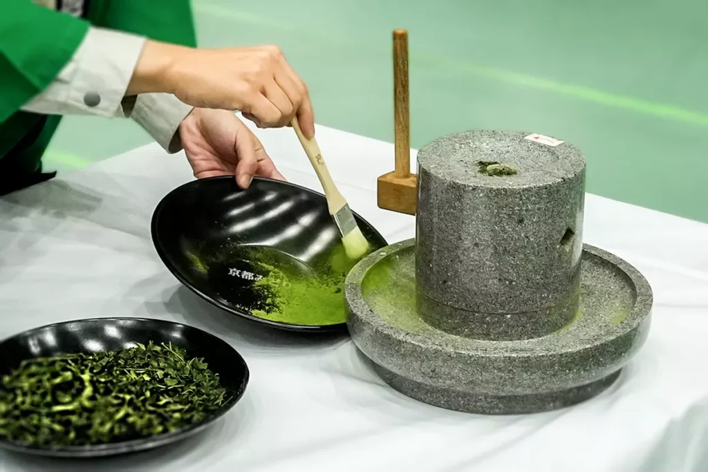 以古法製作抹茶粉末的「石臼研磨體驗」