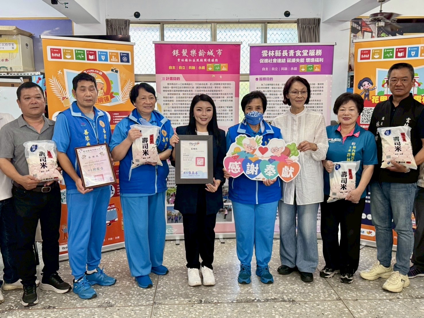 善琴慈惠堂捐3000斤白米 張嘉郡:為長青食堂注入溫暖力量 226 善琴慈惠堂捐3000斤白米 張嘉郡:為長青食堂注入溫暖力量 225