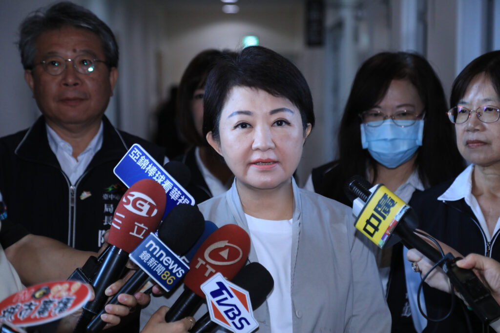 行政院邀地方首長談財劃法 盧秀燕轟:不解決又罵立院「白跑一趟」 1 z0S 471941146 0