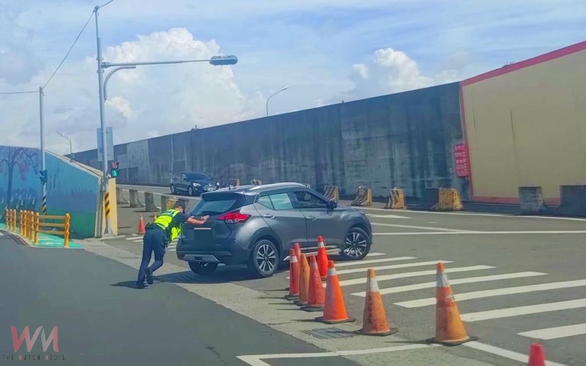 北港警協助故障車排除　中午車潮順利恢復