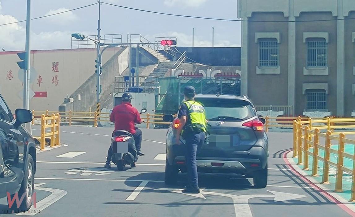 北港警協助故障車排除　中午車潮順利恢復 - https://www.watchmedia01.com
