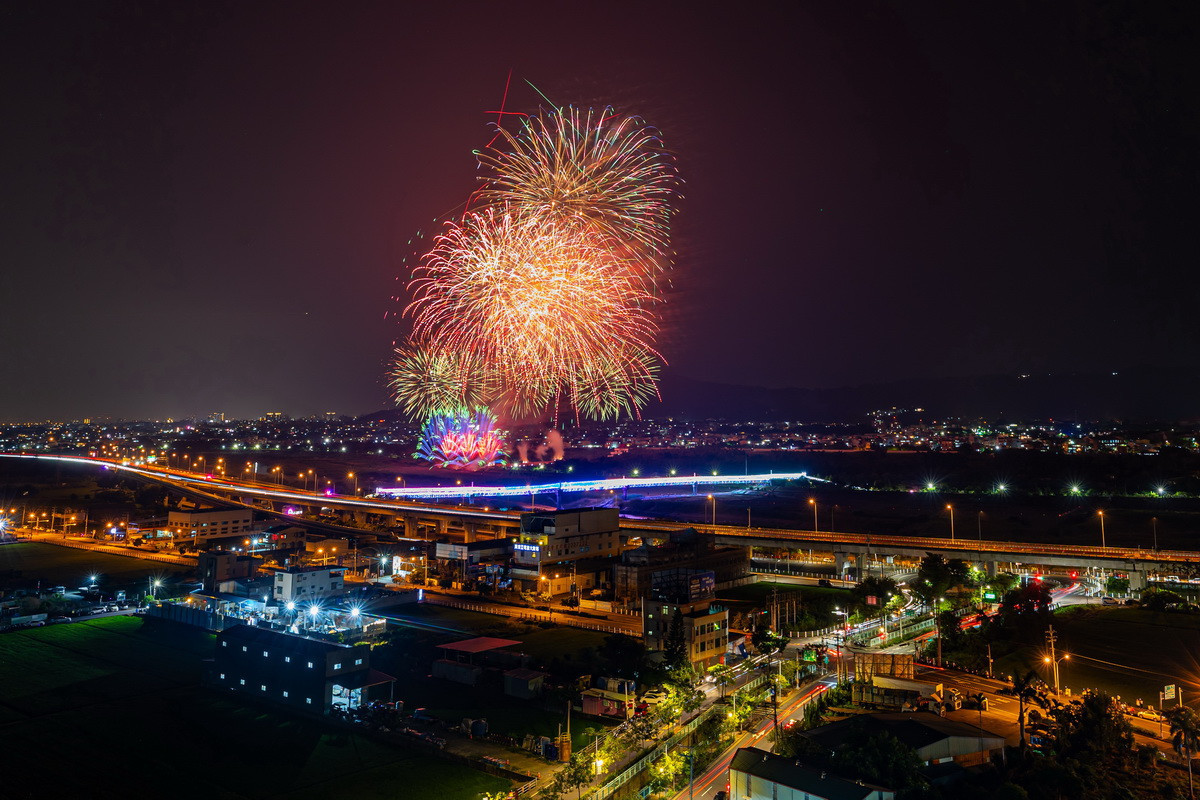 大家都期待10月10日之夜更具規模的焰火。(縣府提供)